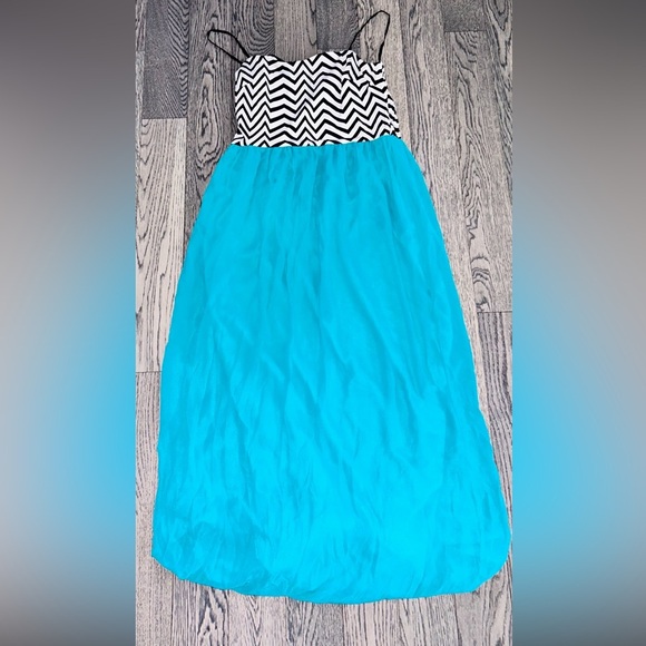 Enforce Studio spaghetti strap Hepburn patterned top maxi dress Sz 8 - Picture 5 of 5